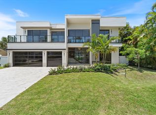 13 Eastview Ave, Delray Beach, FL 33483