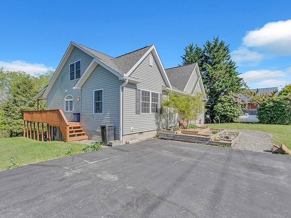 3rd image of 7618 Gatewood Rd