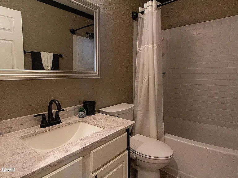 1629 Topaz Dr — Photo 2