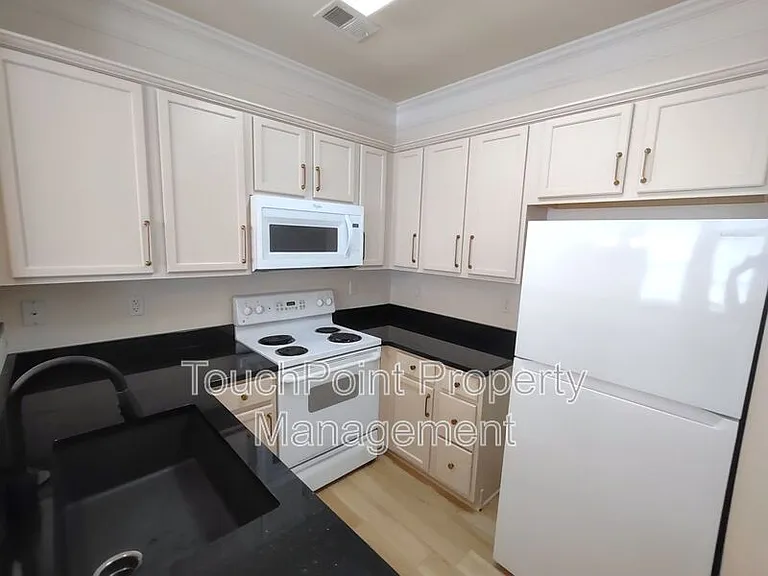 8606 Beaver Creek Dr — Photo 4