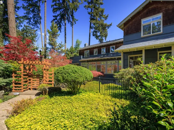 3831 Woodson Ct, Eugene, OR 97405