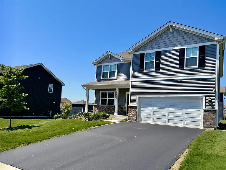 13520 S Carmel Blvd — Photo 2
