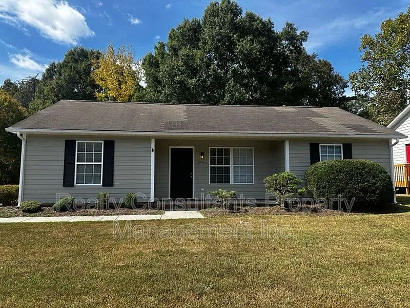 2711 Ingleside Dr