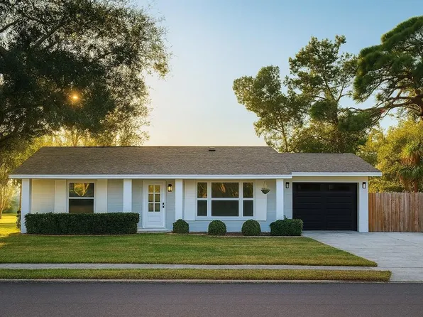 4700 Chancellor St NE, Saint Petersburg, FL 33703