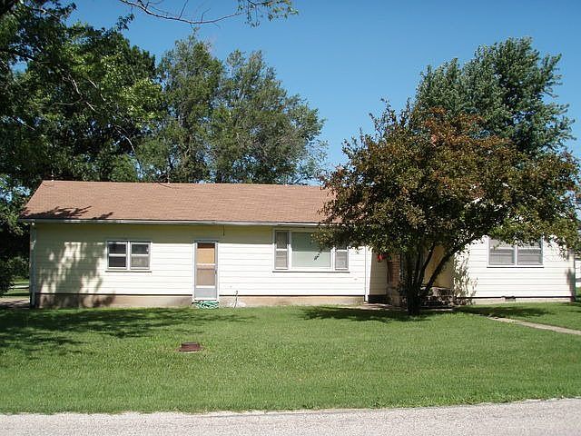 2nd image of 209 N 5th St