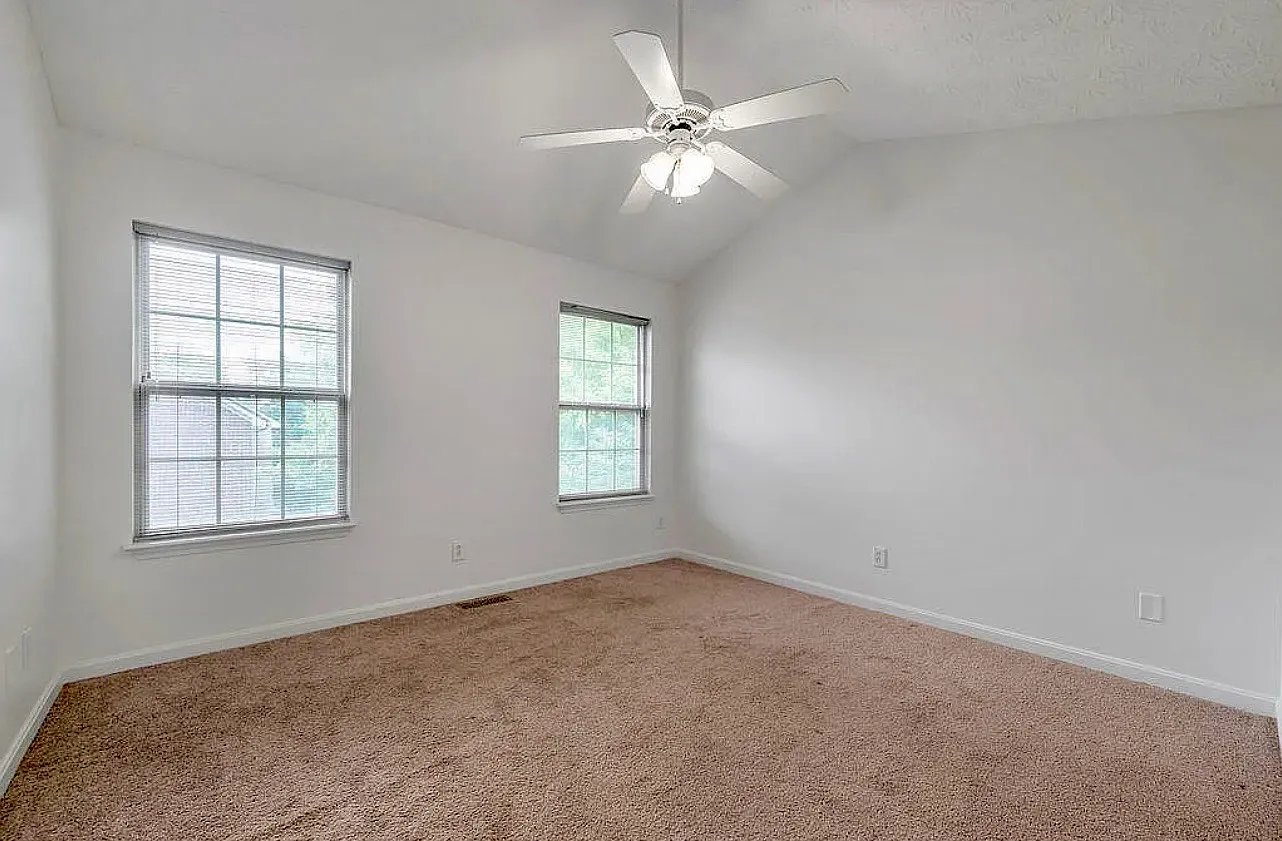 2 bed, 2.5 bath, 1240 sqft, $1,800 — Photo 4