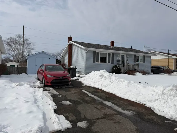 144 Southdale Ave, Charlottetown, PE C1A 6Z7