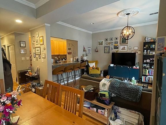 5th image of 4631 N Racine Ave APT 1S