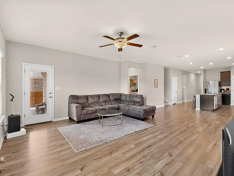 17617 Fairbridge Ln — Photo 7