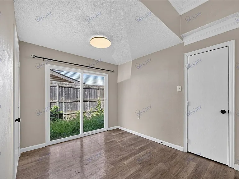 708 Baruna Cir — Photo 8