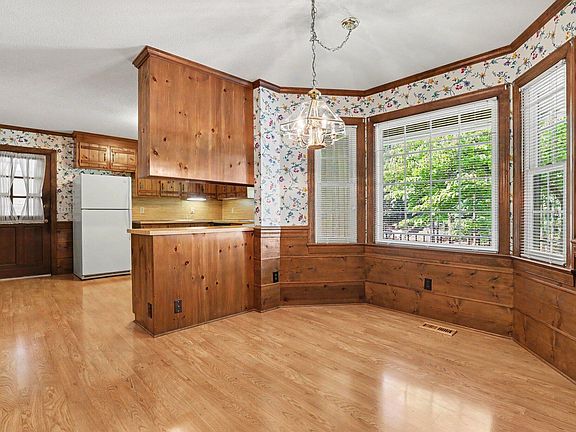 4th image of 6400 Dresden Ln