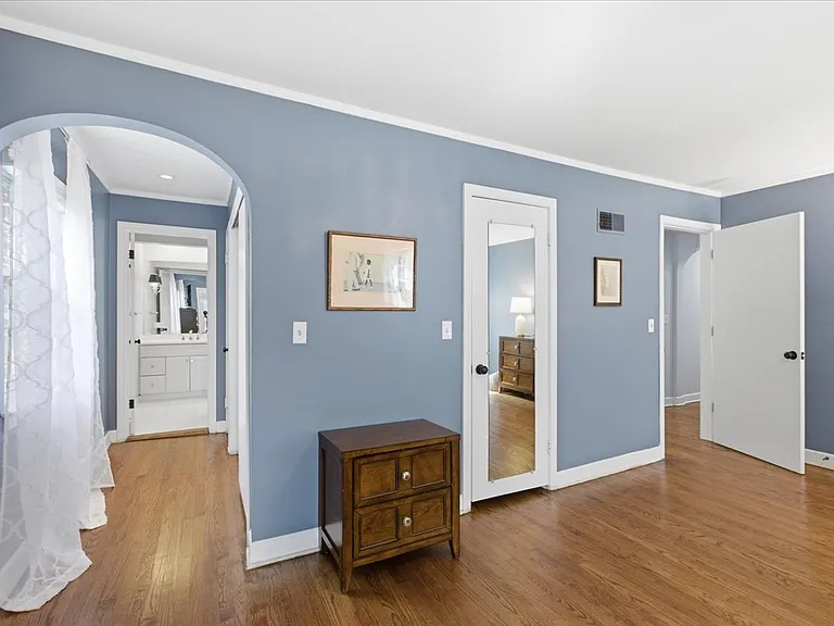 9343 Hamlin Ave — Photo 22