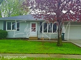 2716 Prescotts Dr, Waterloo, IA 50701