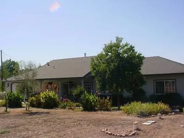 2850 Heinemann Dr, Valley Springs, CA 95252