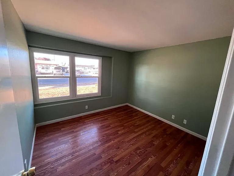 57 Norman Way — Photo 2