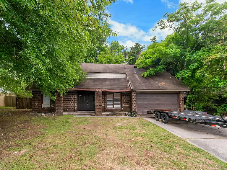 3325 Valley Bend Rd — Photo 1