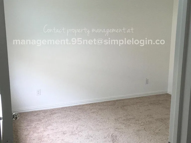 1022 Rosewood St — Photo 12