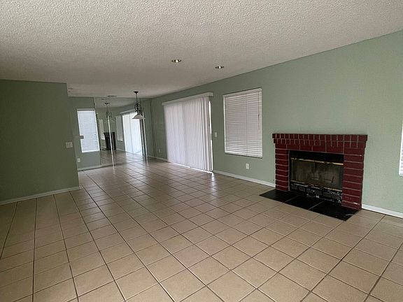 3rd image of 1653 Glenview Dr #1
