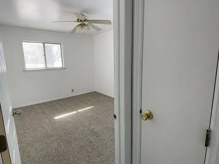2000 N Colson Dr — Photo 4
