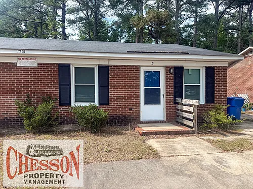 1715 Snowden Dr SE Photo 1