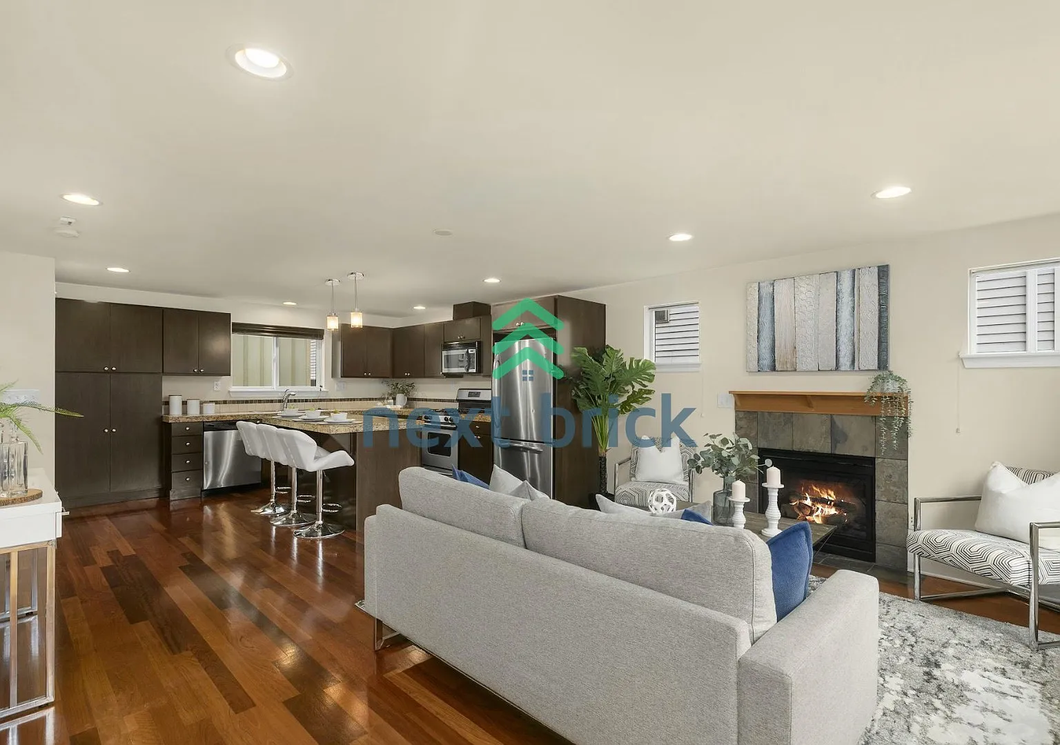2 Beds 2 Bath Townhome For Rent — Photo 4