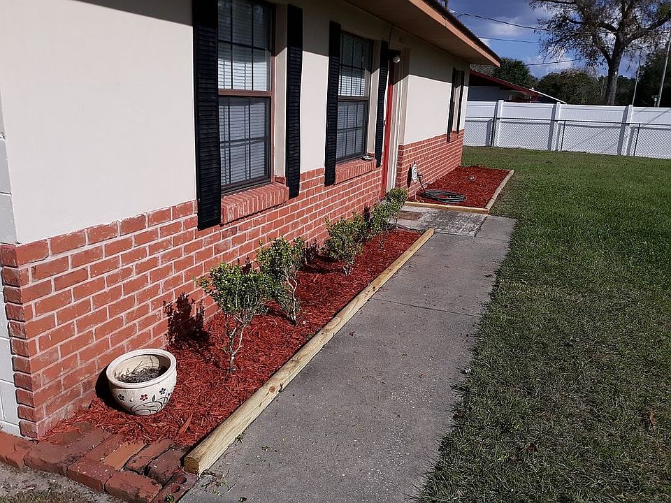 2nd image of 6815 SE 55th Pl