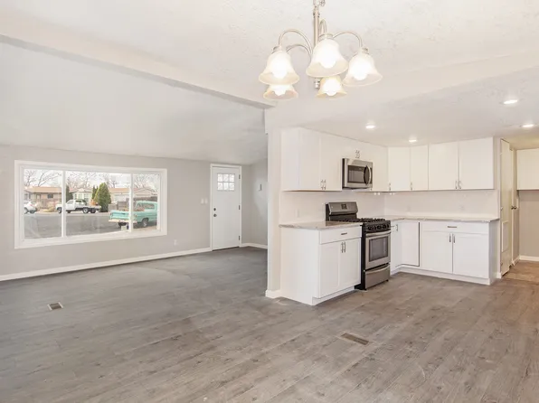 8416 Peakview Dr, Fort Collins, CO 80528