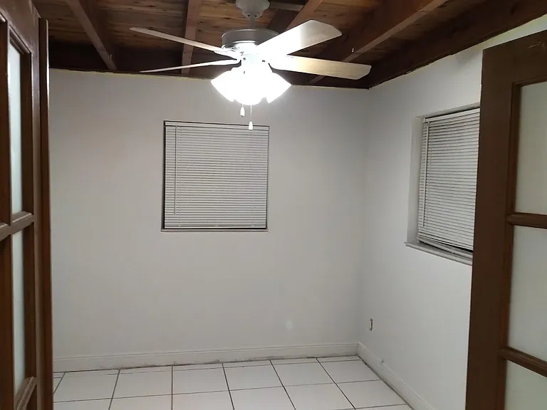 2813 Acapulco Dr — Photo 5