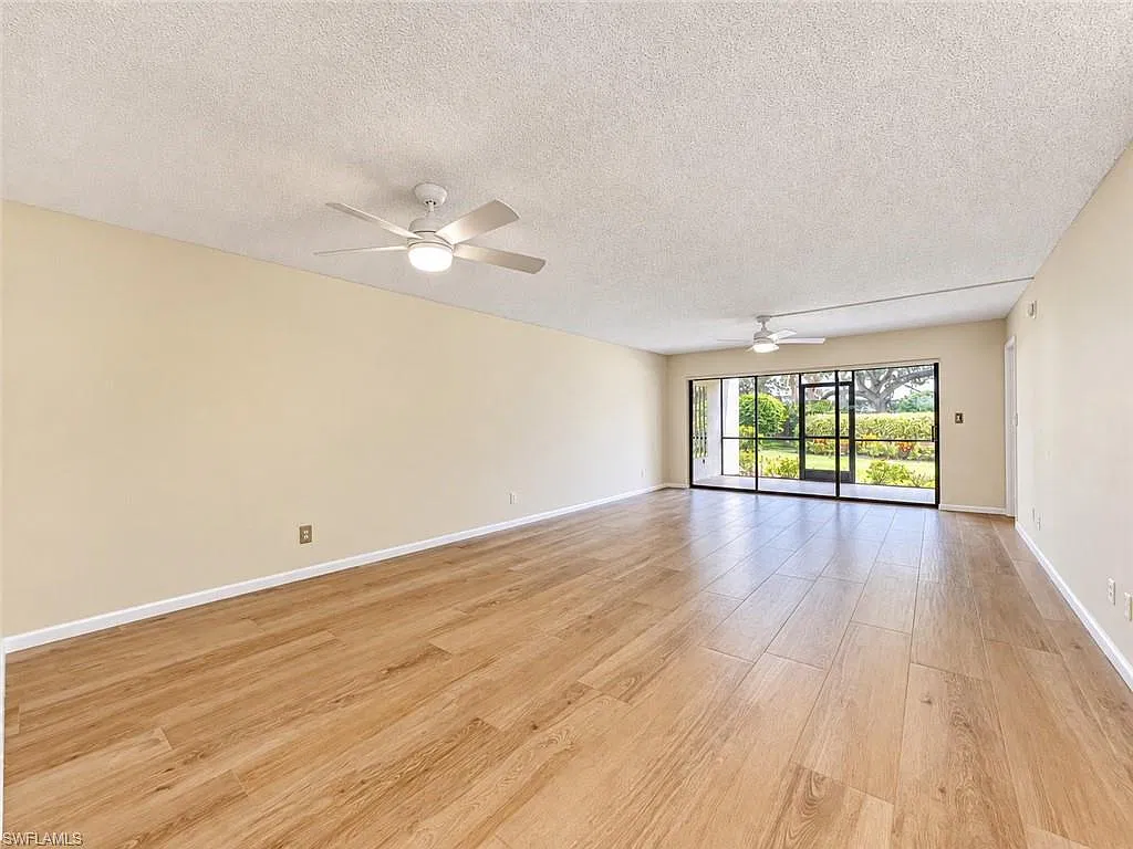 2 bed, 2.0 bath, 1318 sqft, $2,295 — Photo 3