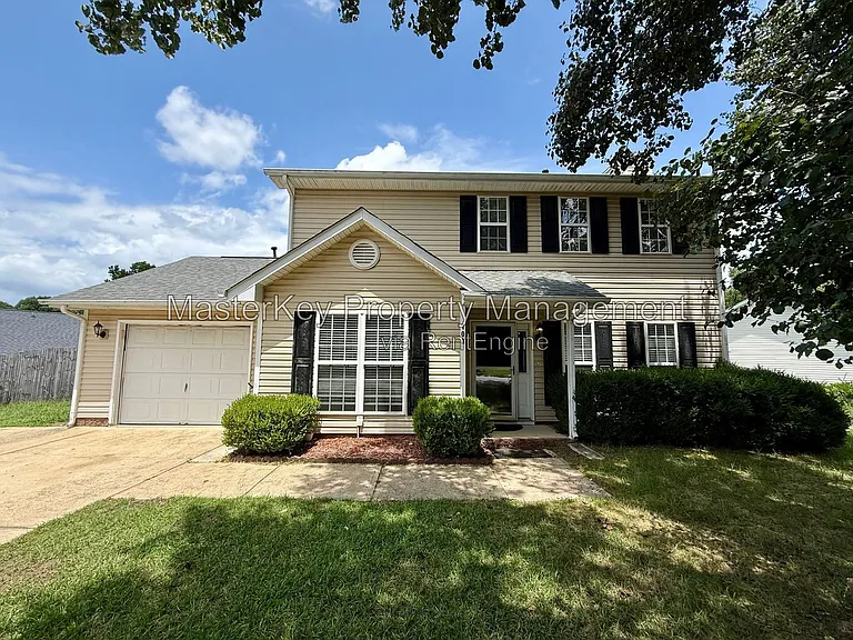 703 Swan Hill Ct — Photo 1
