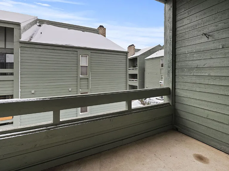 144 W Rockrimmon Blvd #302 — Photo 33