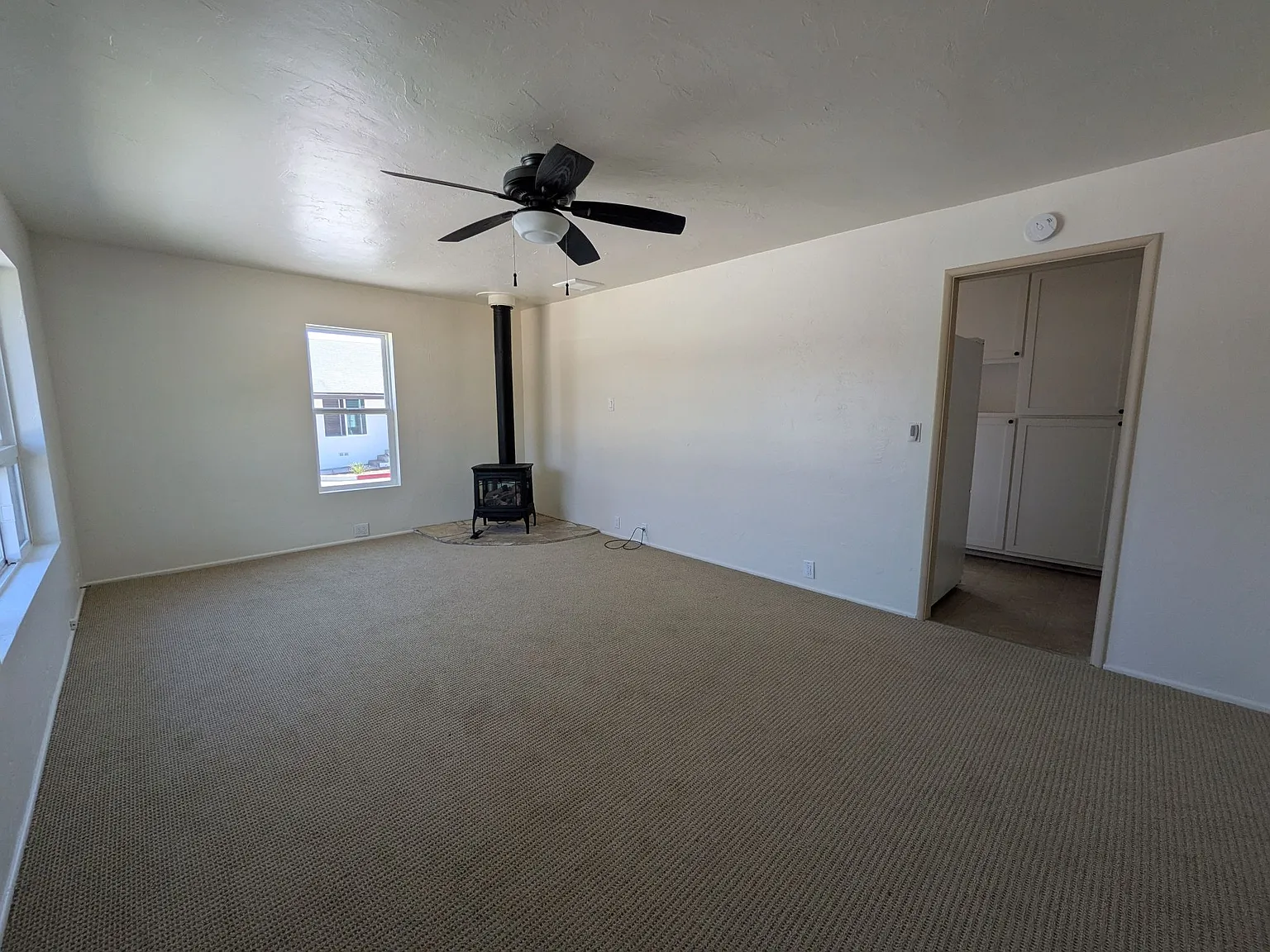 2 bed, $3,000 — Photo 3