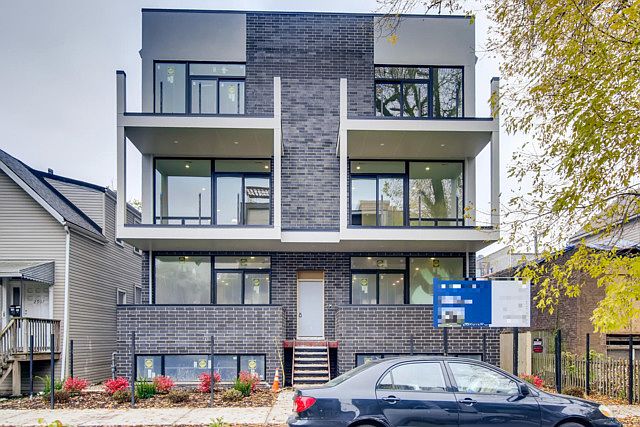 1st image of 2911 W Lyndale St #3W