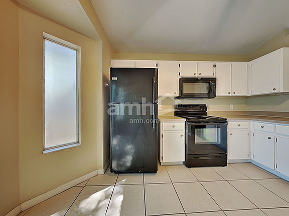 3rd image of 10431 Blackmore Dr