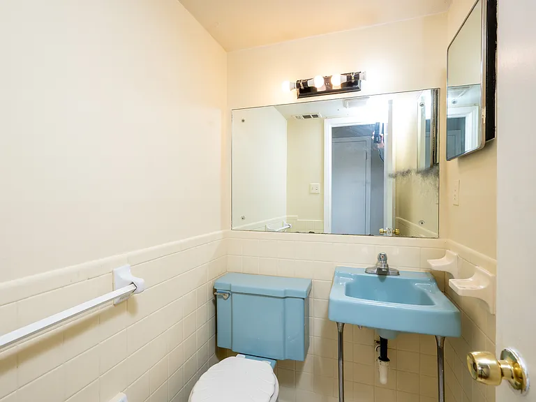 706 S Greer St — Photo 3