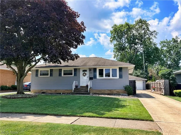 9001 Harrow Dr, Parma, OH 44129