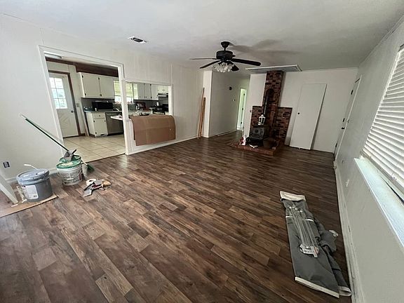 3rd image of 720 E Marshall Ave