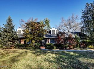 417 Country Ln, Rolling Fields, KY 40207