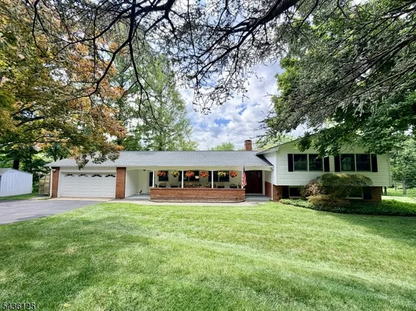7 Sky View Garden Rd, Clinton Twp., NJ 08833
