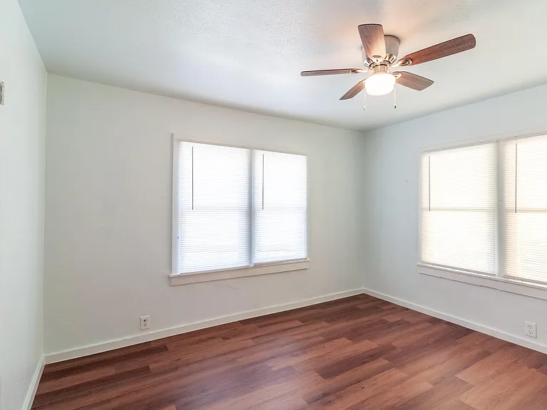 1610 Lennon Ave — Photo 16