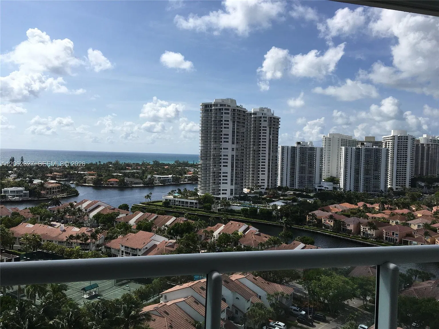 South Tower At The Point — Photo 3