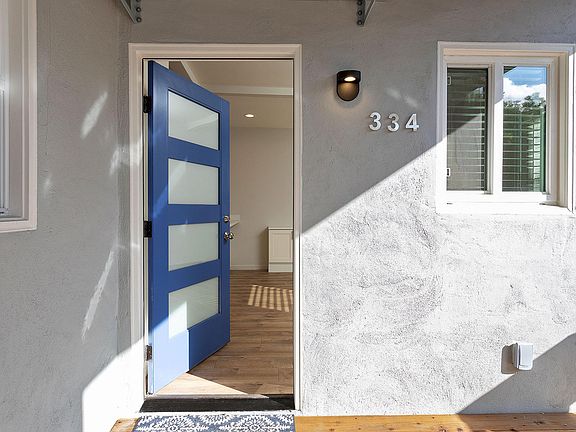 Private entry on a deck that is only used by this unit.