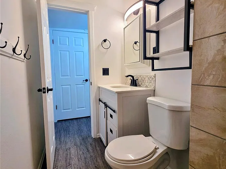 334 Wooster Ave — Photo 24