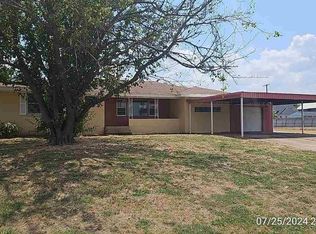402 E Missouri St, Walters, OK 73572