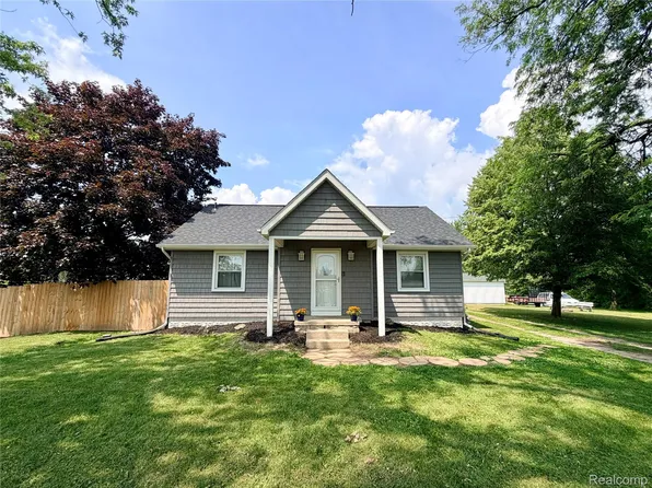 3840 E Dunbar Rd, Monroe, MI 48161