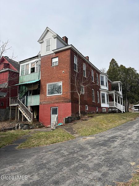 3rd image of 252 S Main Street