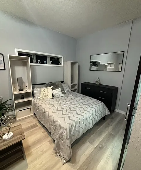 161 Southampton Dr #B — Photo 2