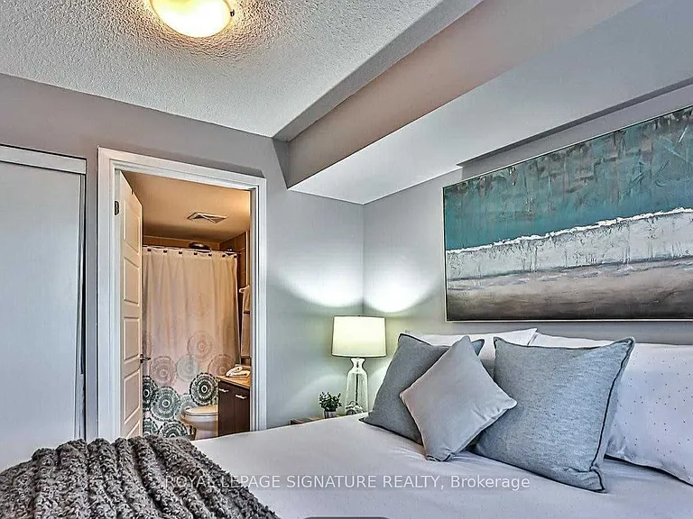 125 Village Green Sq #2301 — Photo 13