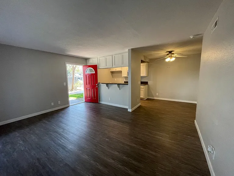Park Plaza Apartments — Photo 123