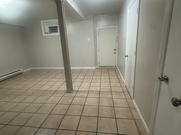 327 Danforth Ave #5B — Photo 4